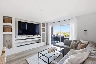 1001 La Terraza #203, Corona, CA 92879 - Photo 2