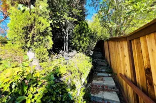 1616 Redcliff, Los Angeles, CA 90026 - Photo 28