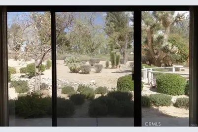 15201 Pocahantas, Apple Valley, CA 92307 - Photo 16