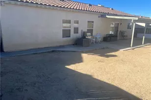15993 Carmelia Dr, Victorville, CA 92394 - Photo 14