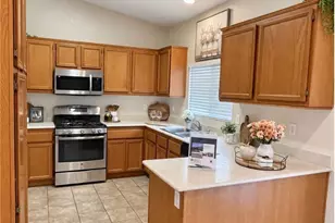 15993 Carmelia Dr, Victorville, CA 92394 - Photo 10