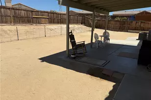15993 Carmelia Dr, Victorville, CA 92394 - Photo 20