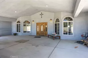 1220 Smoke Tree, Pinon Hills, CA 92372 - Photo 6