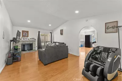 1028 W Woodcrest, Bloomington, CA 92316 - Photo 8