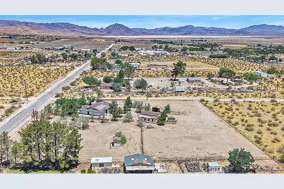 10055 Baker Rd, Lucerne Valley, CA 92356 - Photo 42