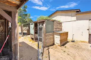 10055 Baker Rd, Lucerne Valley, CA 92356 - Photo 20