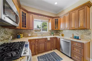 560 N 2nd Ave, Upland, CA 91786 - Photo 18