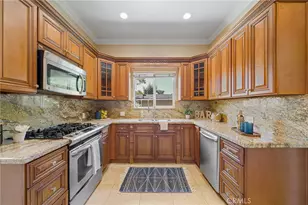 560 N 2nd Ave, Upland, CA 91786 - Photo 16