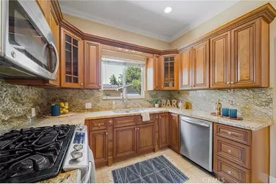 560 N 2nd Avenue, Upland, CA 91786 - Photo 18