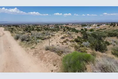 8001 Johnson Road, Phelan, CA 92371 - Photo 12
