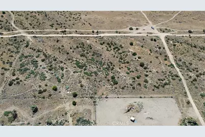 8001 Johnson Road, Phelan, CA 92371 - Photo 14