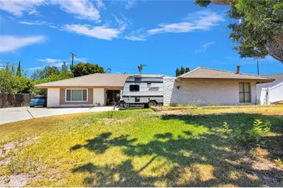 981 Serfas Club, Corona, CA 92882 - Photo 2