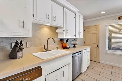 981 Serfas Club, Corona, CA 92882 - Photo 18