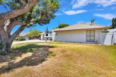 981 Serfas Club, Corona, CA 92882 - Photo 4