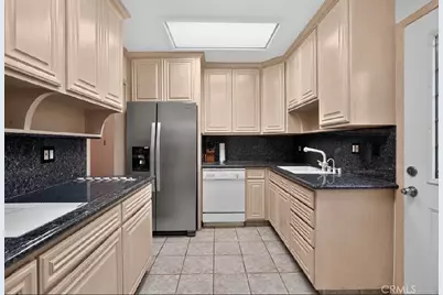 6150 Buckingham Parkway #110, Culver City, CA 90230 - Photo 2