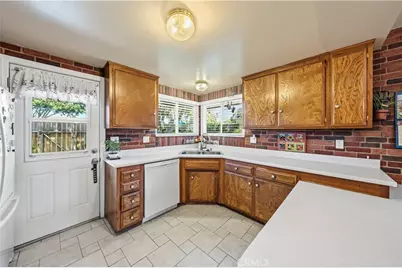 8630 Holly, Rancho Cucamonga, CA 91701 - Photo 24