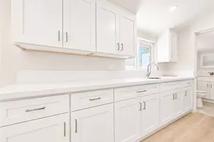 1975 5th St, La Verne, CA 91750 - Photo 16