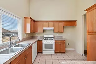 14336 Caroline, Adelanto, CA 92301 - Photo 8