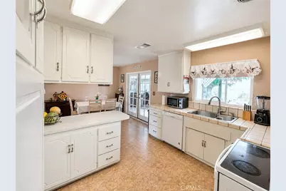 11934 Peach Tree, Yucaipa, CA 92399 - Photo 8