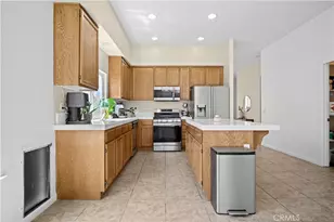 17557 Caprice Way, Victorville, CA 92395 - Photo 8