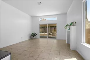 17557 Caprice Way, Victorville, CA 92395 - Photo 14