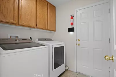 17557 Caprice Way, Victorville, CA 92395 - Photo 16