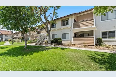 3651 Country Oaks Loop #D, Ontario, CA 91761 - Photo 2