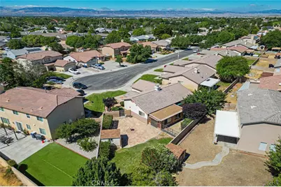 1219 W Holguin Street, Lancaster, CA 93534 - Photo 32