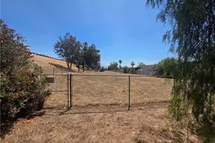 2881 N Golden, San Bernardino, CA 92404 - Photo 16
