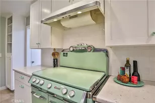 666 W 9th St, Claremont, CA 91711 - Photo 14