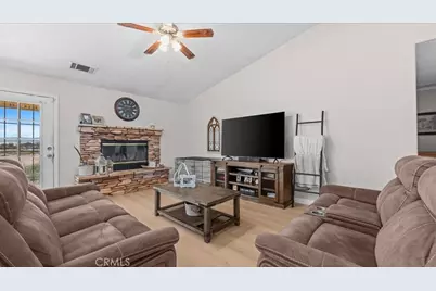 15535 Erie Road, Apple Valley, CA 92307 - Photo 4