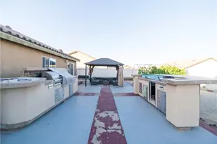 16066 Pawnee Pl, Victorville, CA 92394 - Photo 6