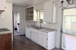 40210 Frances, Hemet, CA 92543 - Photo 4