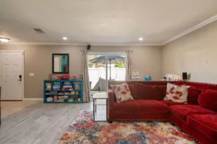 555 D, Upland, CA 91786 - Photo 6