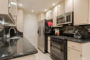 555 D, Upland, CA 91786 - Photo 12
