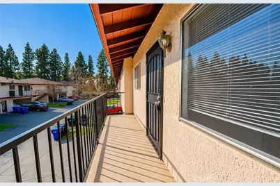1126 W Calle De La Luna # 4, Azusa, CA 91702 - Photo 2