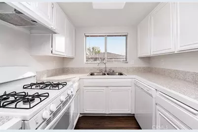 1126 W Calle De La Luna # 4, Azusa, CA 91702 - Photo 6