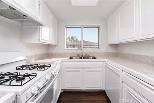 1126 W Calle De la Luna, Azusa, CA 91702 - Photo 6