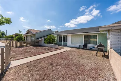 385 E Stetson, Hemet, CA 92543 - Photo 2