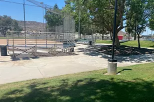 11720 Malagon Dr, Fontana, CA 92337 - Photo 38