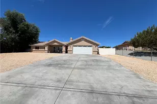 9220 Jacaranda, Hesperia, CA 92345 - Photo 2