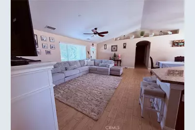 9220 Jacaranda, Hesperia, CA 92345 - Photo 4