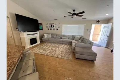 9220 Jacaranda, Hesperia, CA 92345 - Photo 8