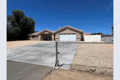 9220 Jacaranda, Hesperia, CA 92345 - Photo 4
