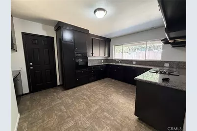 5748 Chelsea Court, Rialto, CA 92377 - Photo 8