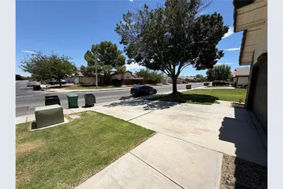 44937 Gloriosa Lane, Lancaster, CA 93535 - Photo 2