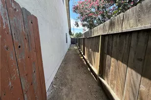 23521 Via Chantilly, Valencia, CA 91355 - Photo 50