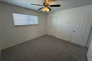 23521 Via Chantilly, Valencia, CA 91355 - Photo 40