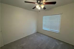 23521 Via Chantilly, Valencia, CA 91355 - Photo 18