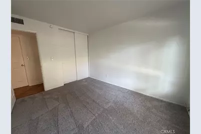 23521 Via Chantilly, Valencia, CA 91355 - Photo 22